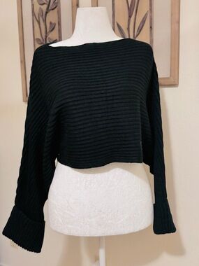 ILLA ILLA NWT Black Boat Neckline Ribbed Cropped Sweater